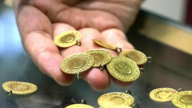 Serbest piyasada altın fiyatları geriledi: Çeyrek ve Cumhuriyet altını kaç lira?