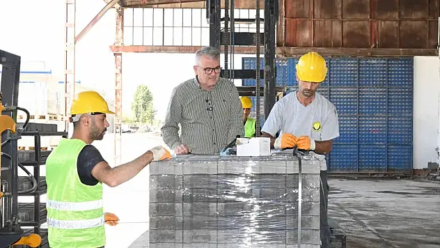Seydişehir'de 35 milyon liralık yatırım: Parke üretim tesisi hizmete girdi