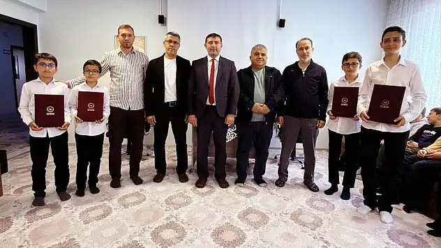 Seydişehir'de hafızlık sevinci: 9 öğrenci icazet belgelerini aldı