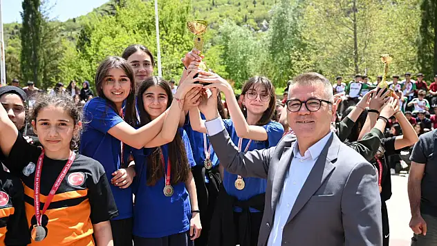 Seydişehir'de hedef Türkiye şampiyonası: 420 öğrenci oryantiring için sahaya indi