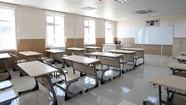 Son dakika: Bakan duyurdu, okullar tatil edildi