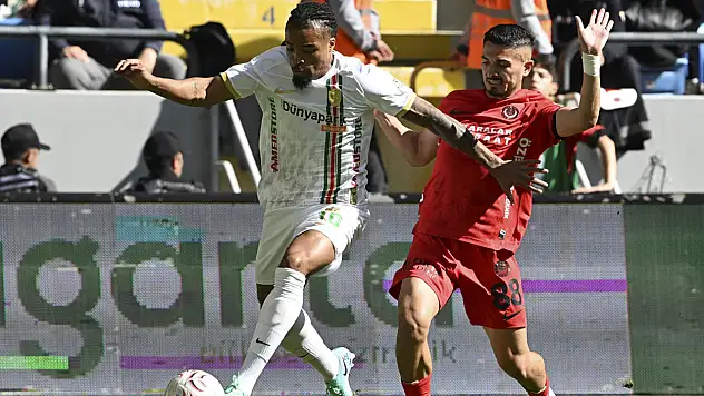 Süper Lig'de nefes kesen maç: Beraberlik golü uzatmada geldi
