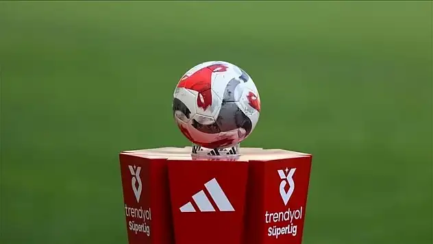 Süper Lig tarihinin rekorları ve şampiyonları: Dört yıl üst üste duble rekor