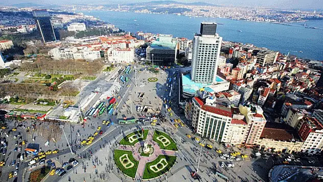 Taksim Meydanı'na çıkan yollar kapatıldı
