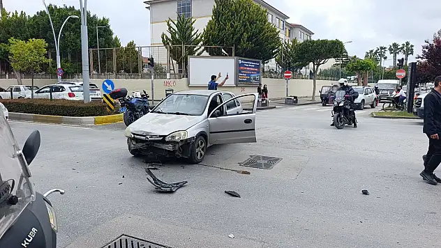 Trafik kazası: 4 yaralı, temizlik işçisinin hayati tehlikesi sürüyor