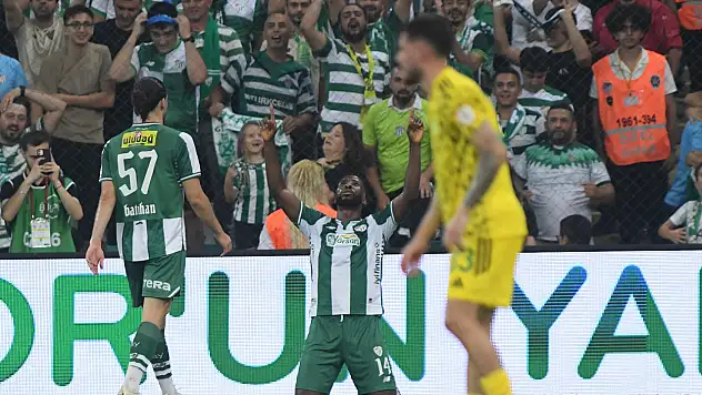 Türk futbolunda tarihi rekor: Kelechi Iheanacho Metin Oktay ve Saffet Sancaklı'yı geçti