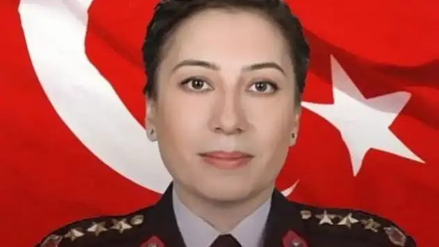Türk Hava Kuvvetleri'nin ilk kadın paşası Özlem Karapınar oldu