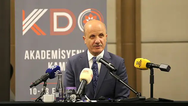 YÖK Başkanı Özvar Konya'da konuştu: Klasik kaynaklar modern dünyanın sorunlarına ışık tutuyor