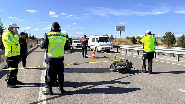 Yolcu minibüsüyle çarpışan 23 yaşındaki motosikletli genç öldü