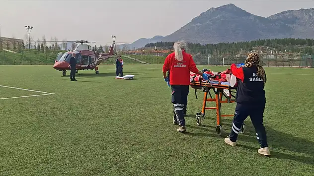 Zamanla yarış: Kalp krizi geçiren hasta hava ambulansıyla Konya'ya sevk edildi