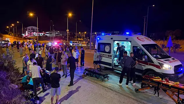 Zincirleme kaza: Motosikletteki 18 yaşındaki 2 genç hayatını kaybetti