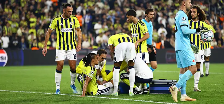 Fenerbahçe Kadıköy'de Slavia Prag ile 2-2 berabere kaldı