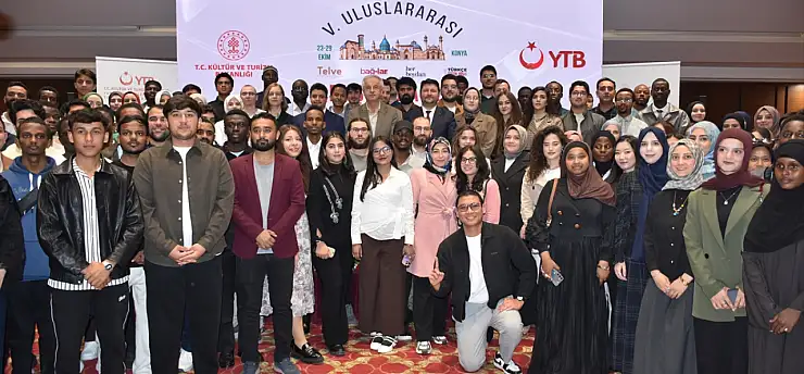 Konya'da edebiyat rüzgarı: 43 ülkeden 97 genç yazar 3. Uluslararası Genç Yazarlar Buluşması'nda bir araya geldi!