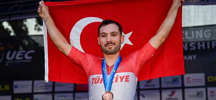Konyalı milli bisikletçi Ramazan Yılmaz dünya sıralamasının zirvesine yerleşti