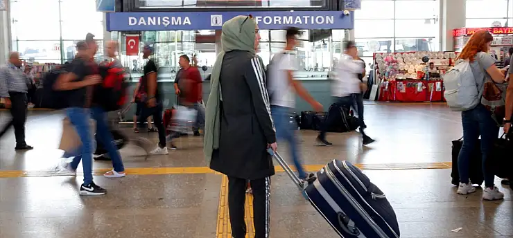 Yerli turist en çok akraba evinde kaldı, en fazla parayı yeme-içmeye harcadı
