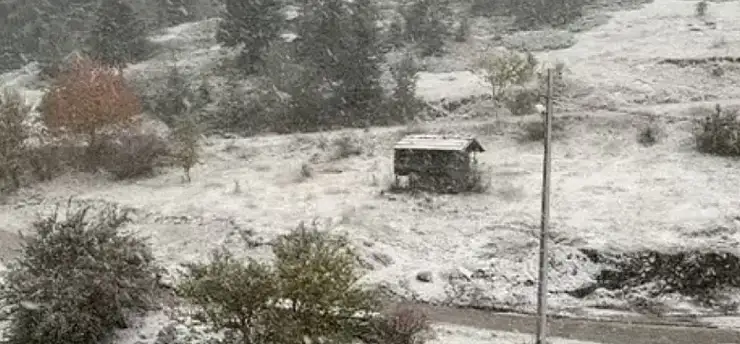 Yüksek rakımlı yerleşim yerleri beyaza büründü