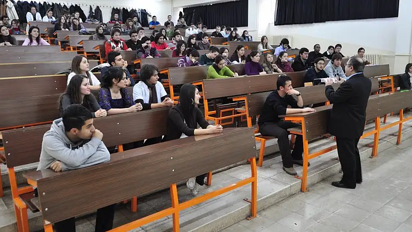YÖK'ten reform... Lisans eğitimi 3 yılda tamamlanabilecek