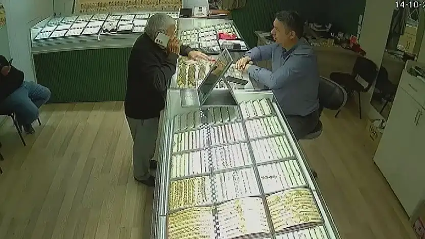 Konya'da altınlarını bozdurmaya gitti, dolandırılmaktan son anda kurtuldu!