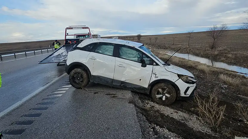 Konya'da fırtına ve dolu kazaları beraberinde getirdi: Yaralılar var