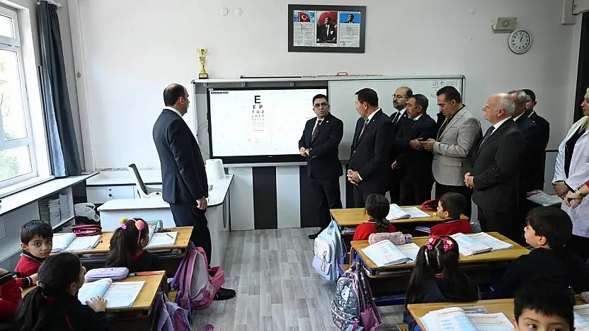Konya okullarında akıllı tahtalarla göz sağlığı taraması dönemi başladı!