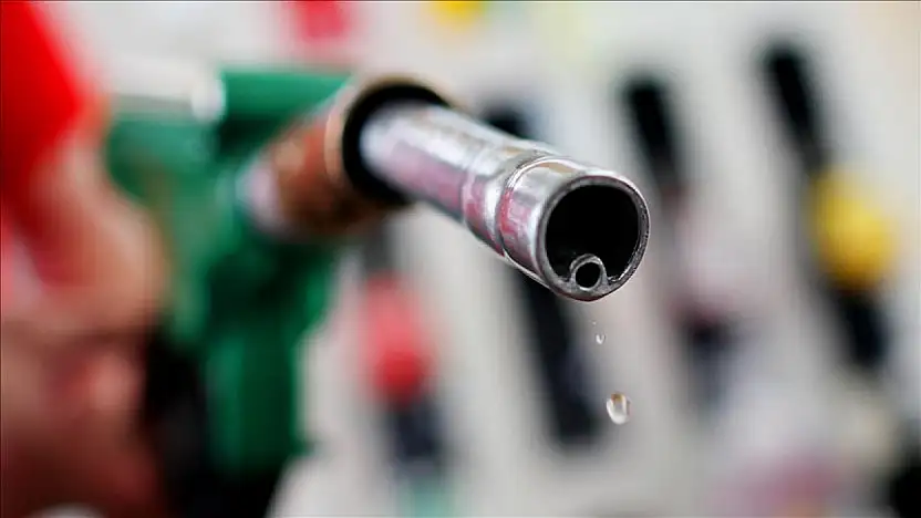 Sürücülere müjdeli haber: Benzine büyük indirim