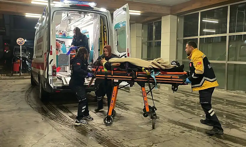 15 yaşındaki çocuk parkta dehşet saçtı: 2 ağır yaralı