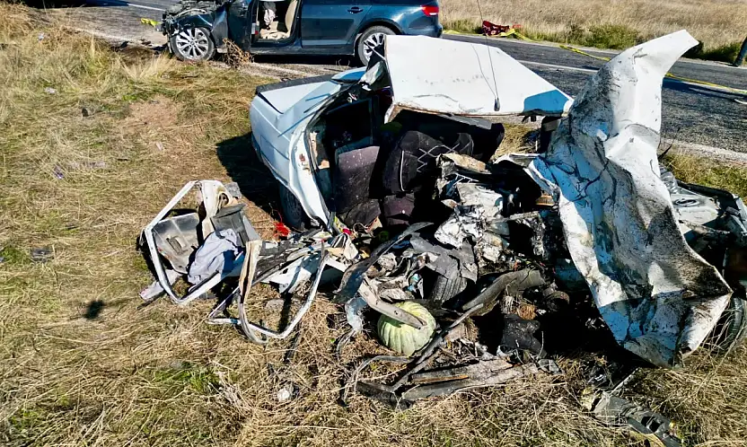 Biri Konya plakalı iki otomobil kafa kafaya çarpıştı: 4 ölü, 4 yaralı