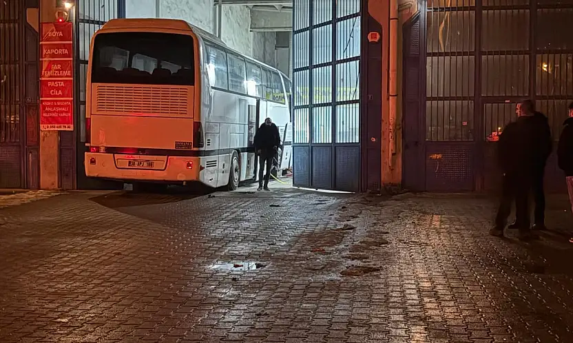 Feci iş kazası... Bakımını yaptığı otobüsün altında kalan tamirci can verdi