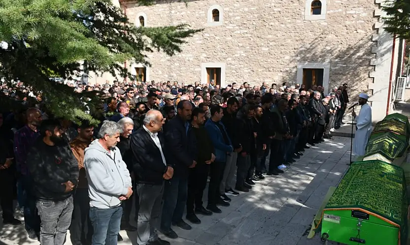 Feci kazada ölen 4 kişiye Konya'da hüzünlü veda