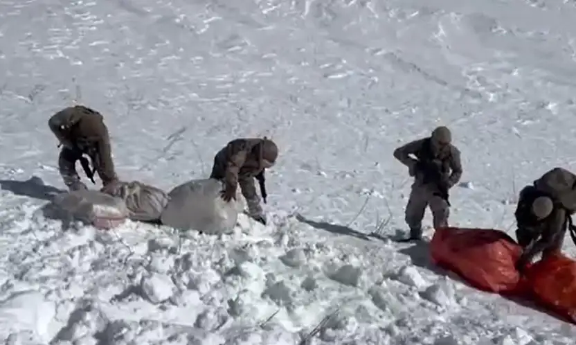 Hakkari'de zehir tacirlerine darbe: 348 kilogram uyuşturucu ele geçirildi