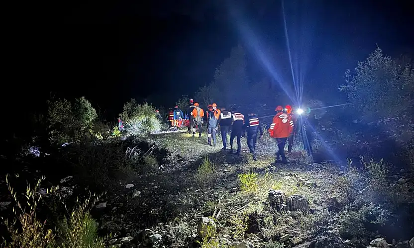 Kanyon'da acı tablo: 1 İHH gönüllüsü hayatını kaybetti, 13 kişi mahsur!