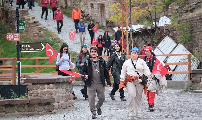 Konya'da 190 kişi Cumhuriyet coşkusunu doğayla buluşturdu!