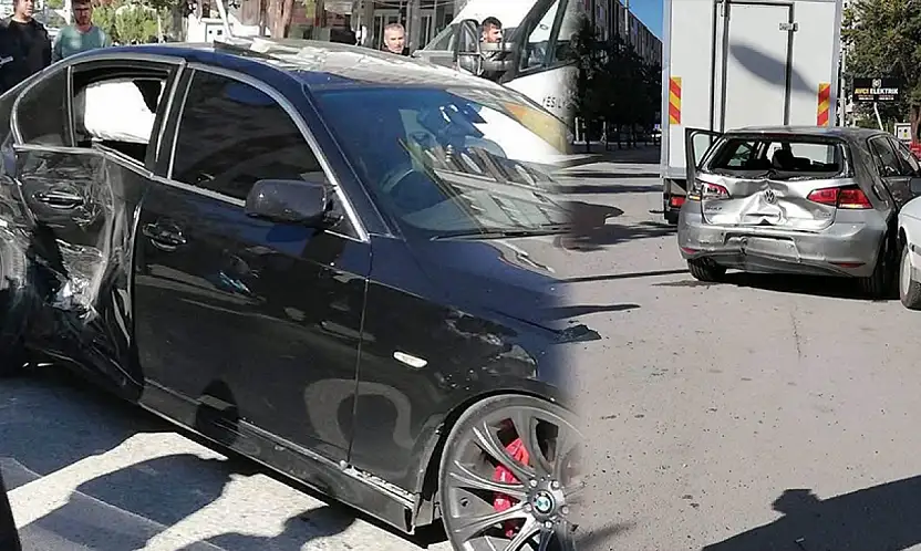 Konya'da 4 araçlı kaza! 3 kişi yaralandı
