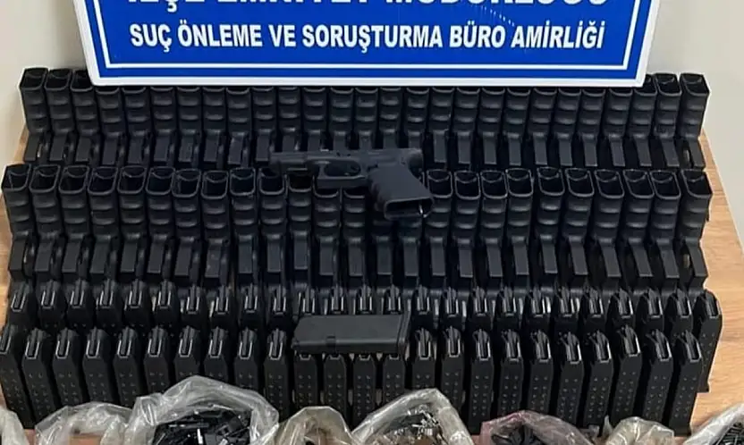 Konya'da polisin dikkati kaçakçılığı önledi! Valizinden silah fabrikası çıktı
