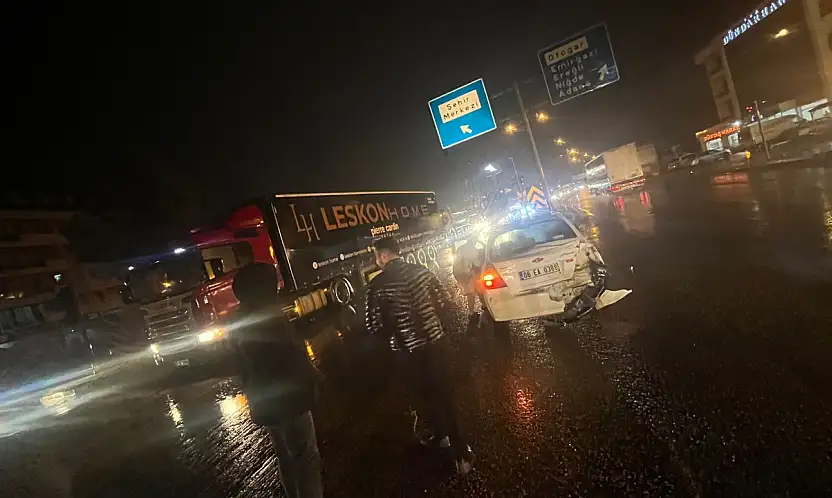 Konya'da tır otomobile çarptı: Işıklı kavşakta can pazarı