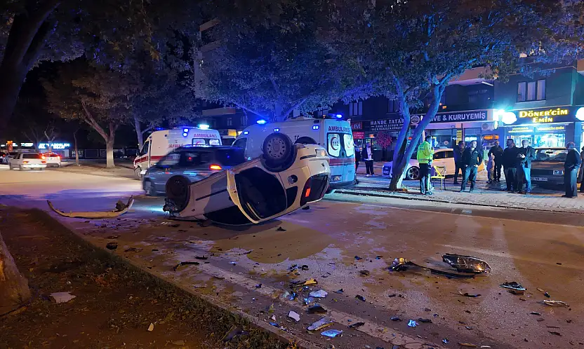 Konya merkezde kaza! Araç takla attı
