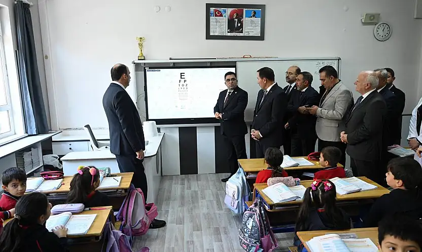 Konya okullarında akıllı tahtalarla göz sağlığı taraması dönemi başladı!