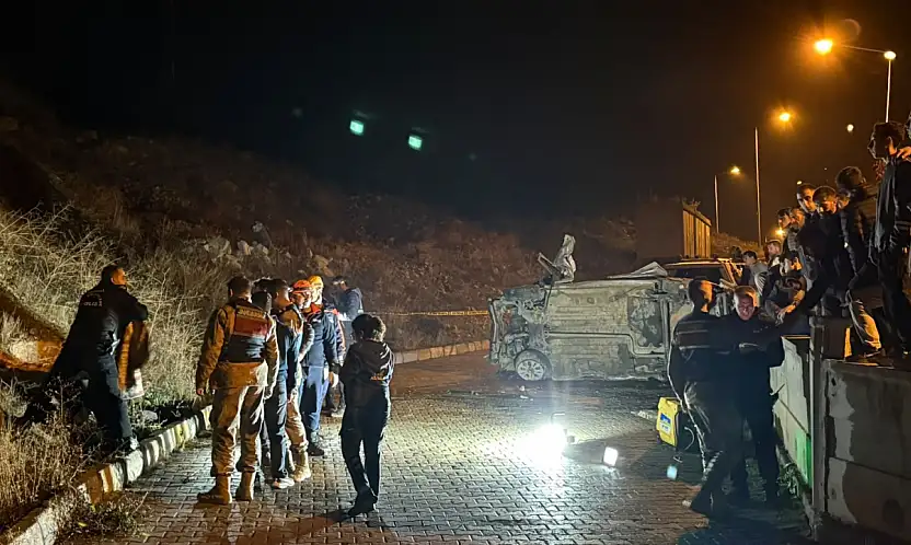 Otomobil şarampole yuvarlandı: 1 ölü, 3 yaralı