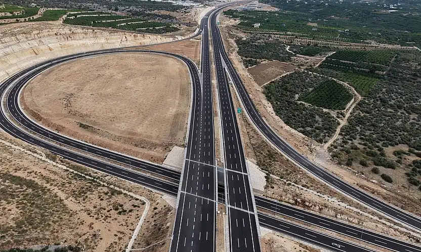 Trafiğe neşter: Konya-Mersin transit trafiğini rahatlatan otoyol trafiğe açıldı