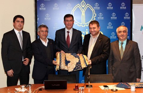 20140105aw000157_02.jpg 20140105aw000157_02.jpg