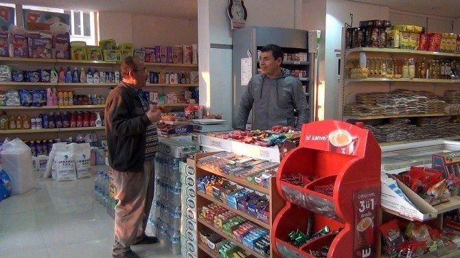 Market hırsızı güvenlik kamerasına yakalandı