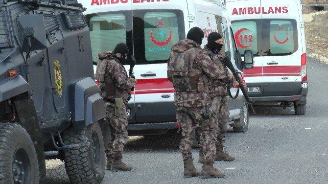 Cezaevi firarisi eşi ve çocuklarını rehin aldı