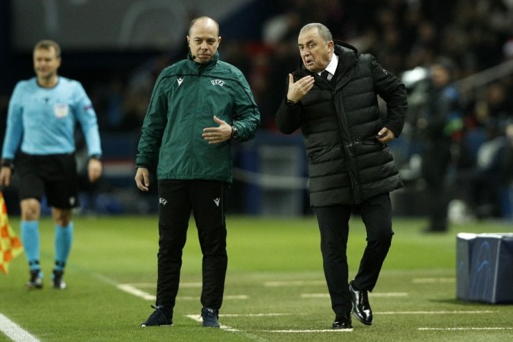 UEFA Şampiyonlar Ligi: Paris Saint-Germain: 2 - Galatasaray: 0 (İlk yarı)