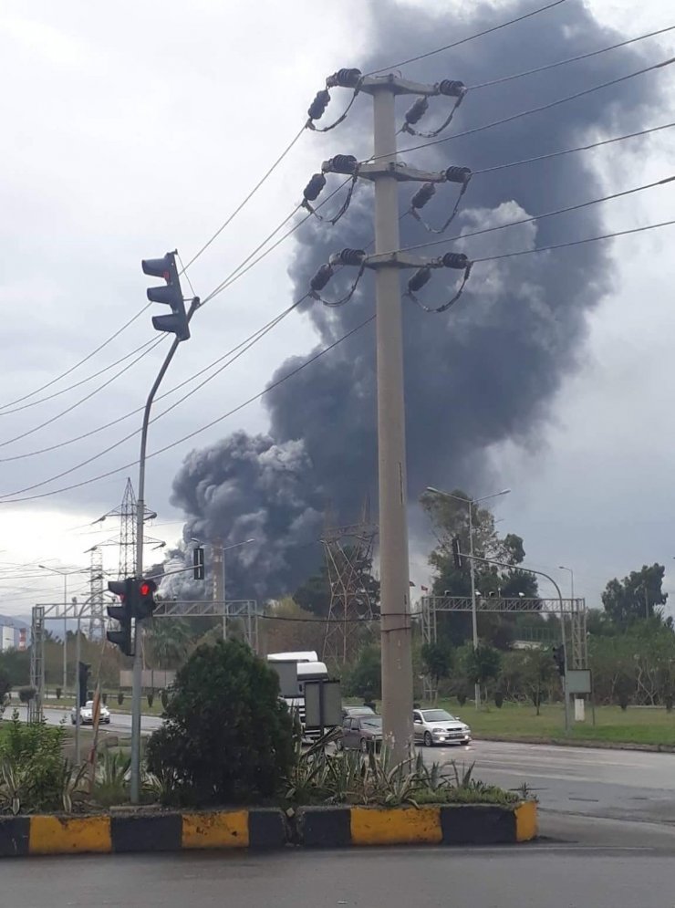 İSDEMİR’de patlama (1)