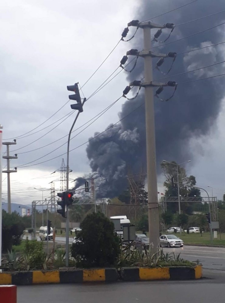 İSDEMİR’de patlama (1)