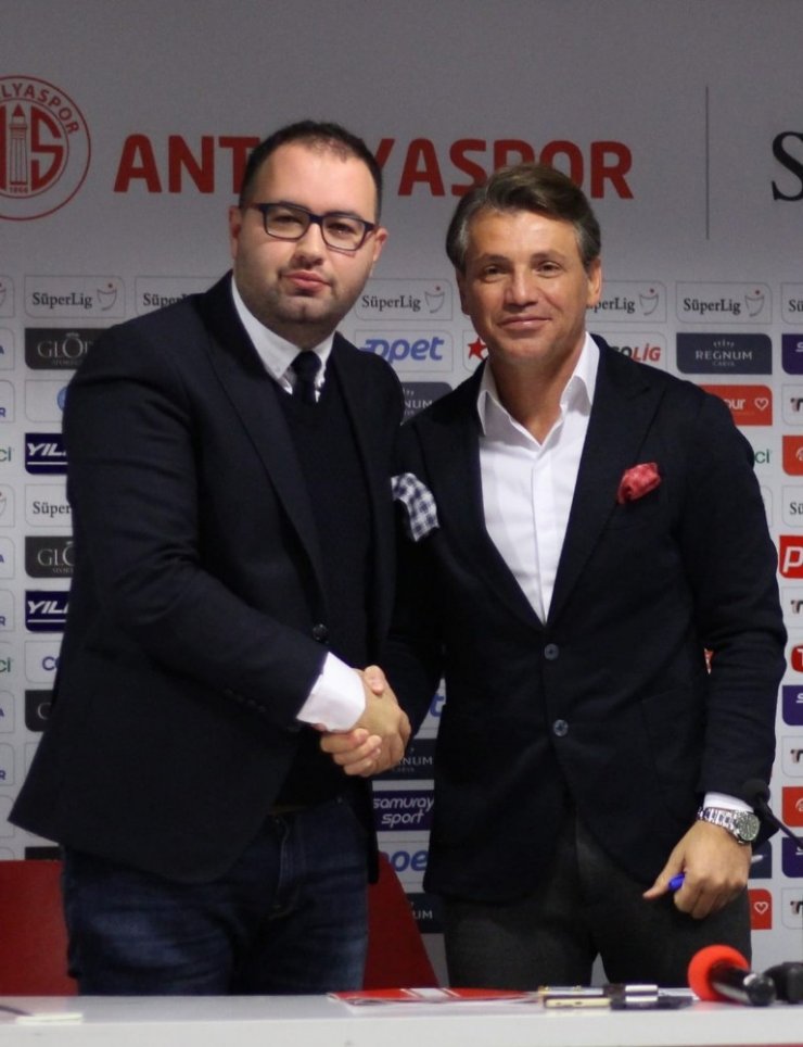 Tamer Tuna Antalyaspor’da üç ayrılığı açıkladı