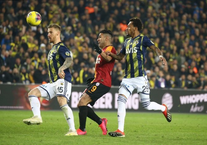 Süper Lig: Fenerbahçe: 1 - Galatasaray: 3 (Maç sonucu)