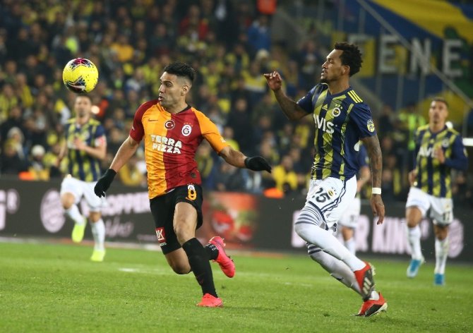 Süper Lig: Fenerbahçe: 1 - Galatasaray: 3 (Maç sonucu)