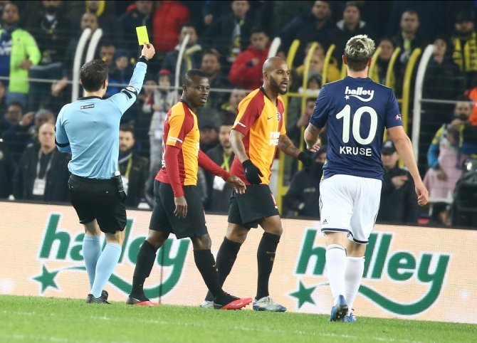 Süper Lig: Fenerbahçe: 1 - Galatasaray: 3 (Maç sonucu)