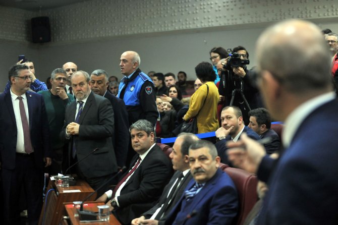 Yalova'da geçici belediye başkanlığına Mustafa Tutuk seçildi